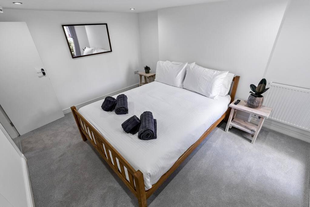 לית'ם סנט אנס Newly Refurbed, Central Apartment With Free Parking And Hot Tub מראה חיצוני תמונה
