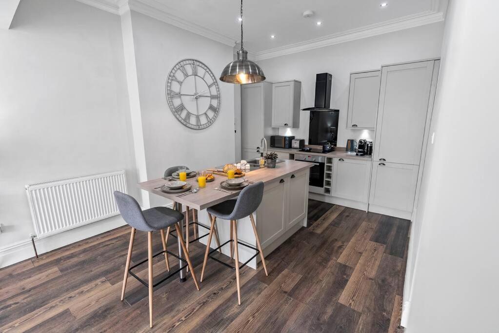 לית'ם סנט אנס Newly Refurbed, Central Apartment With Free Parking And Hot Tub מראה חיצוני תמונה