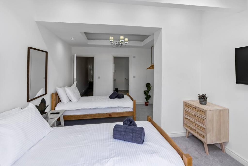 לית'ם סנט אנס Newly Refurbed, Central Apartment With Free Parking And Hot Tub מראה חיצוני תמונה