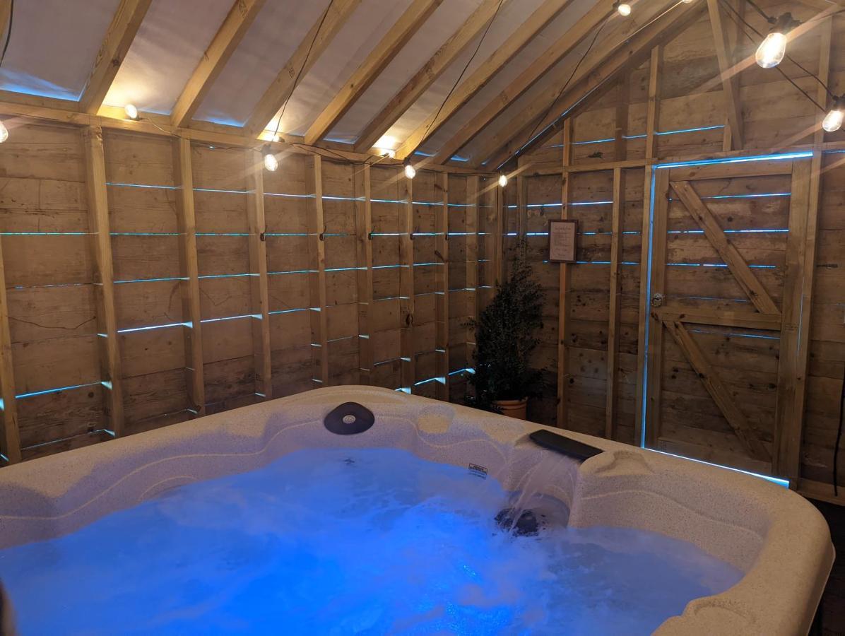 לית'ם סנט אנס Newly Refurbed, Central Apartment With Free Parking And Hot Tub מראה חיצוני תמונה